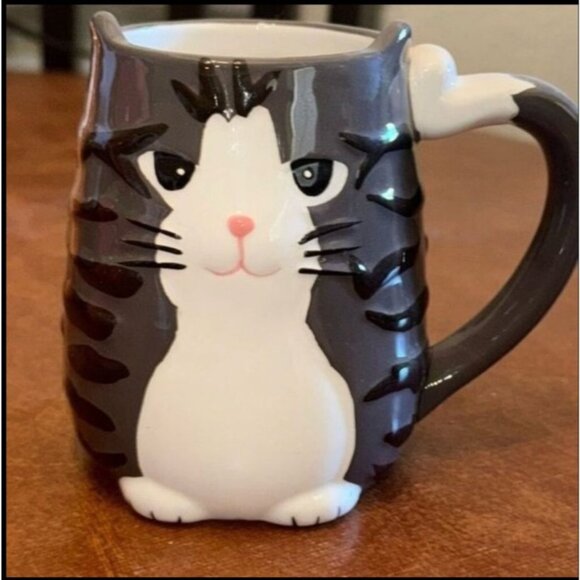 Fox-Shaped Ceramic Mug With Green Scarf - Picture 9 of 16